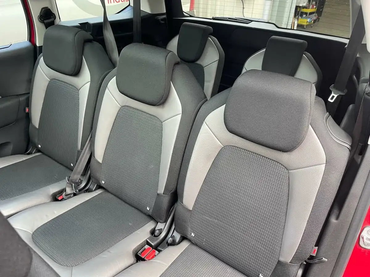 2017-citroen-grand-c4-picasso-16bluehdi-flair-big-46