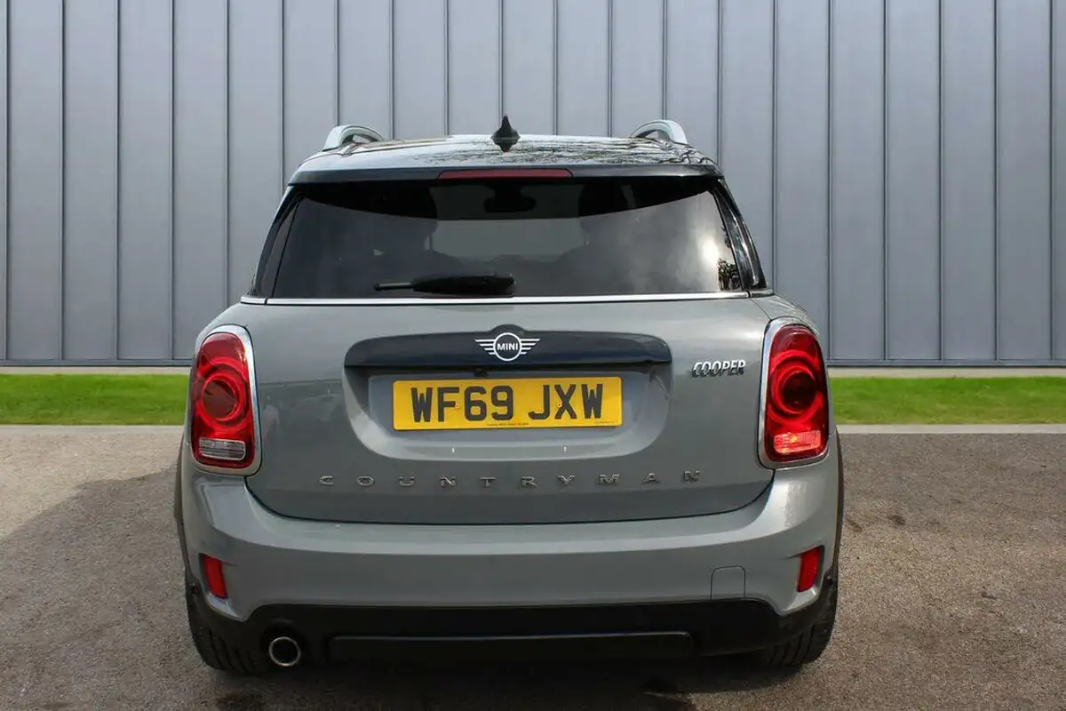 2019-mini-countryman-15-cooper-classic-big-5