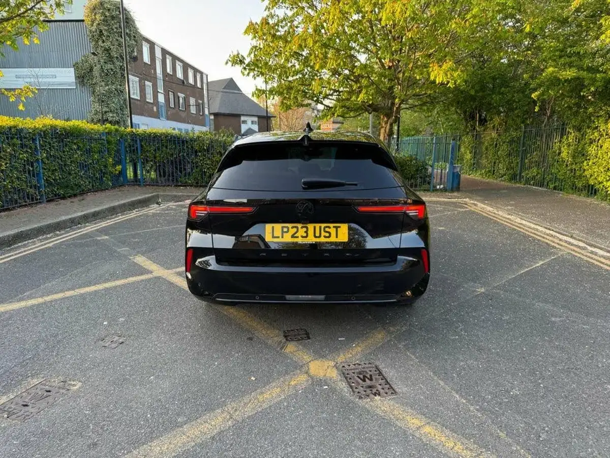 2023-vauxhall-astra-12-turbo-gs-sport-tourer-auto-big-8