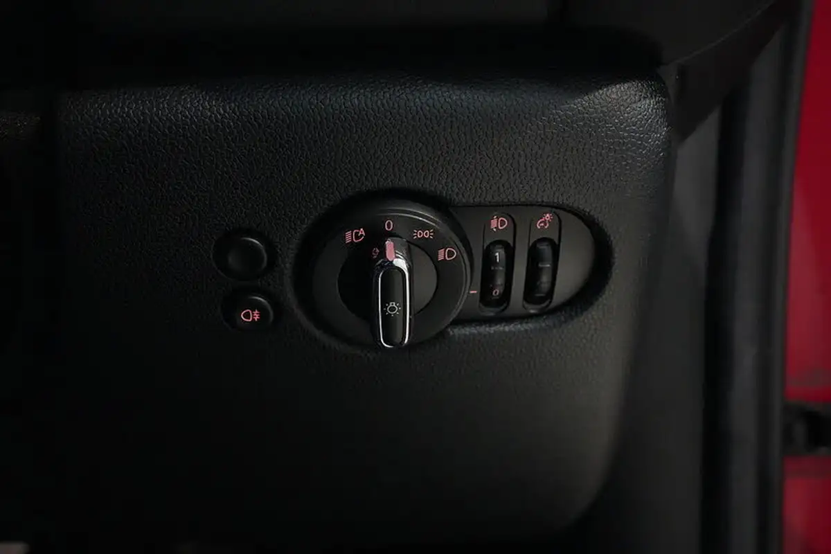 2021-mini-cooper-15-cooper-classic-hatchback-5d-big-26