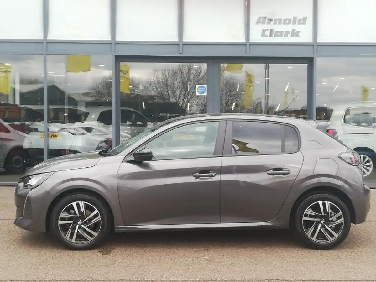 2023-peugeot-208-12-puretech-active-premium-100ps-eat8-big-3