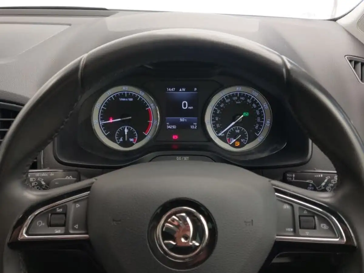 2019-skoda-karoq-15-tsi-se-l-dsg-big-18
