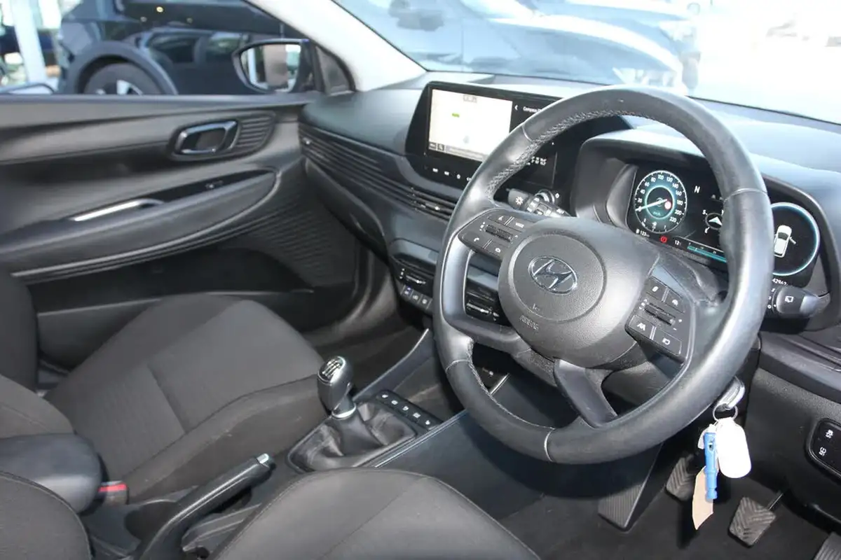 2022-hyundai-i20-10-t-gdi-premium-eclutch-imt-big-17