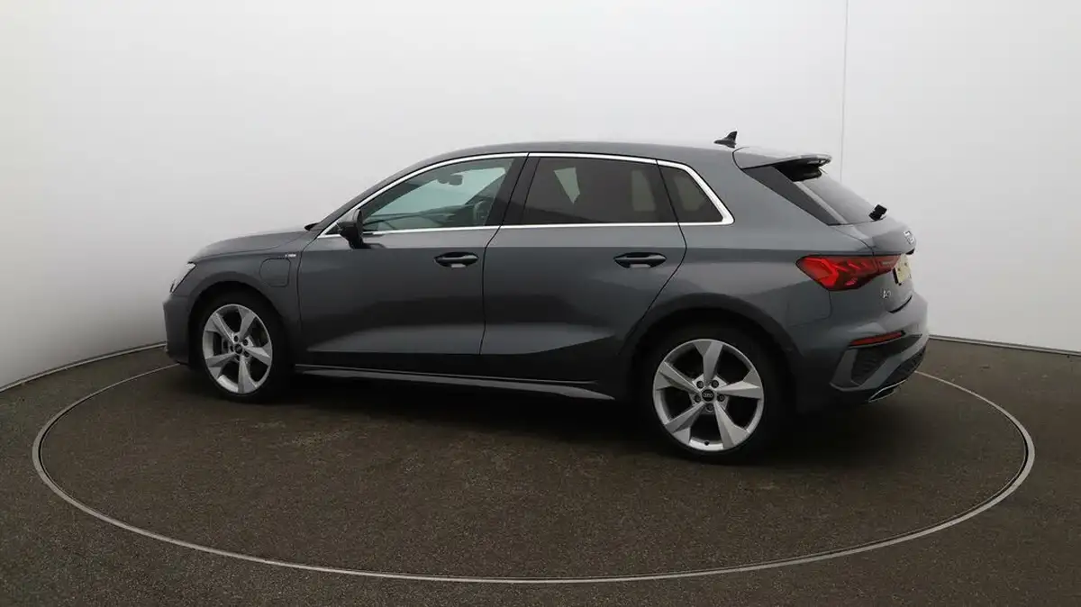 2022-audi-a3-14-40-tfsi-e-s-line-big-40