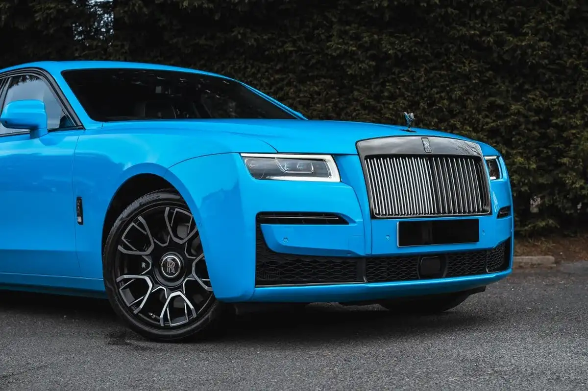 2024-rolls-royce-ghost-675-black-badge-big-6