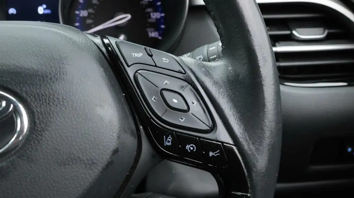 2021-toyota-c-hr-18-vvt-i-icon-big-25