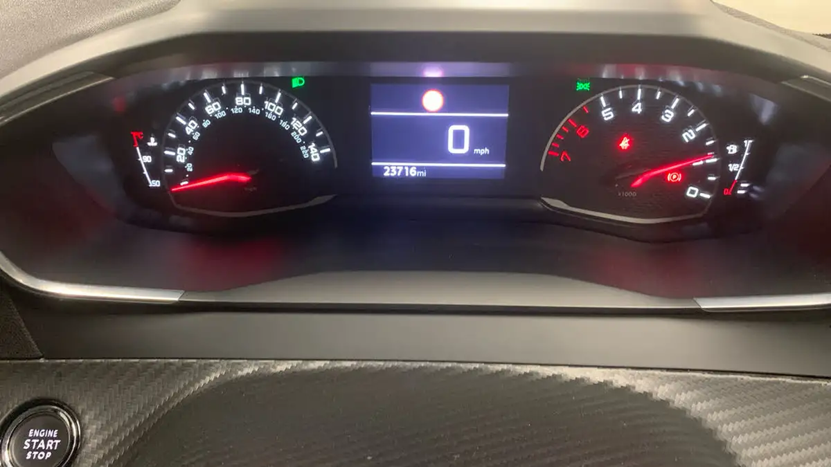 2022-peugeot-208-12-puretech-allure-100bhp-big-12