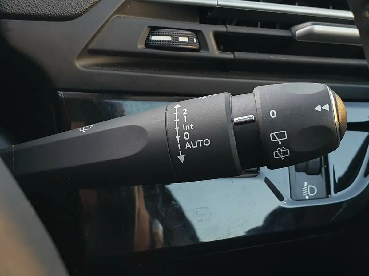 2019-citroen-grand-c4-spacetourer-15bluehdi-feel-big-28