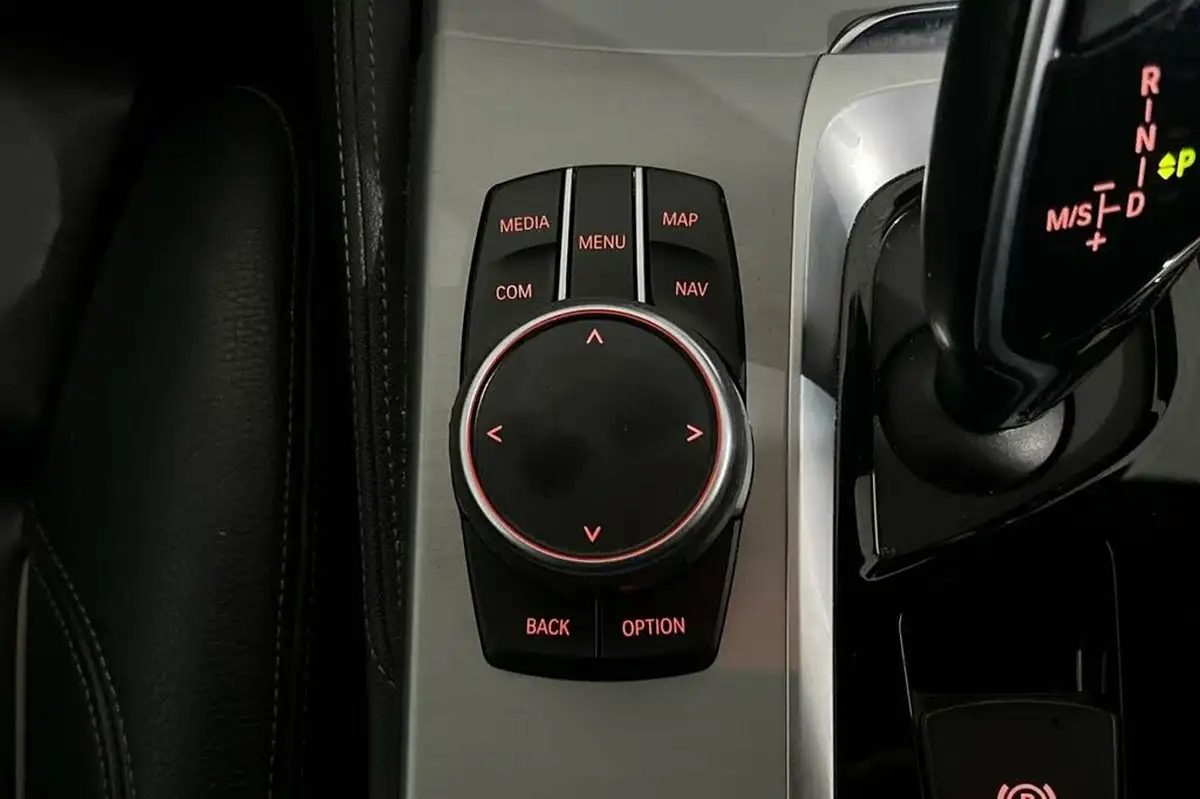 2018-bmw-5-series-20-520i-m-sport-ss-saloon-4d-big-32
