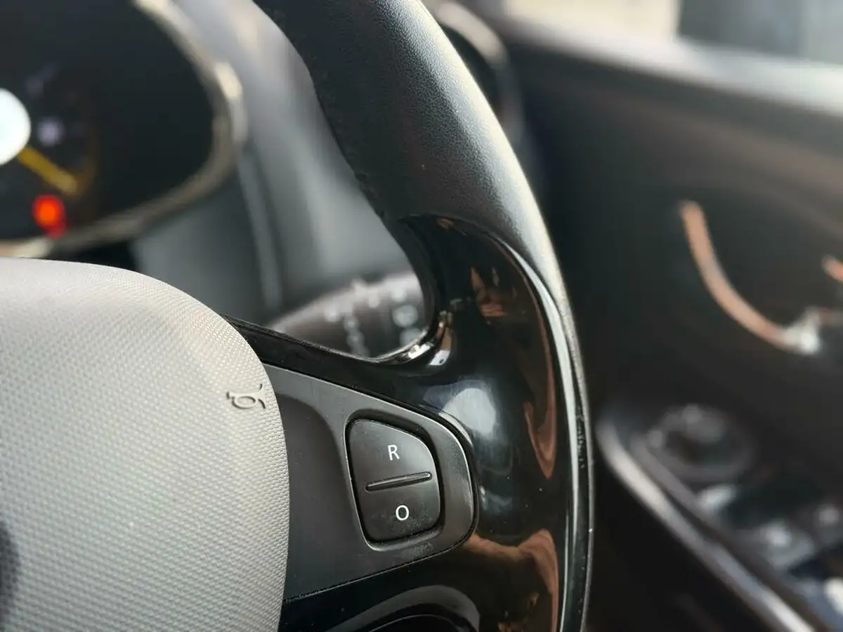 2014-renault-clio-09-dynamique-big-15