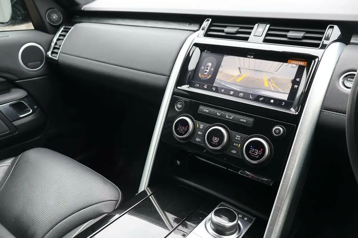 2020-land-rover-discovery-30td6-hse-big-16