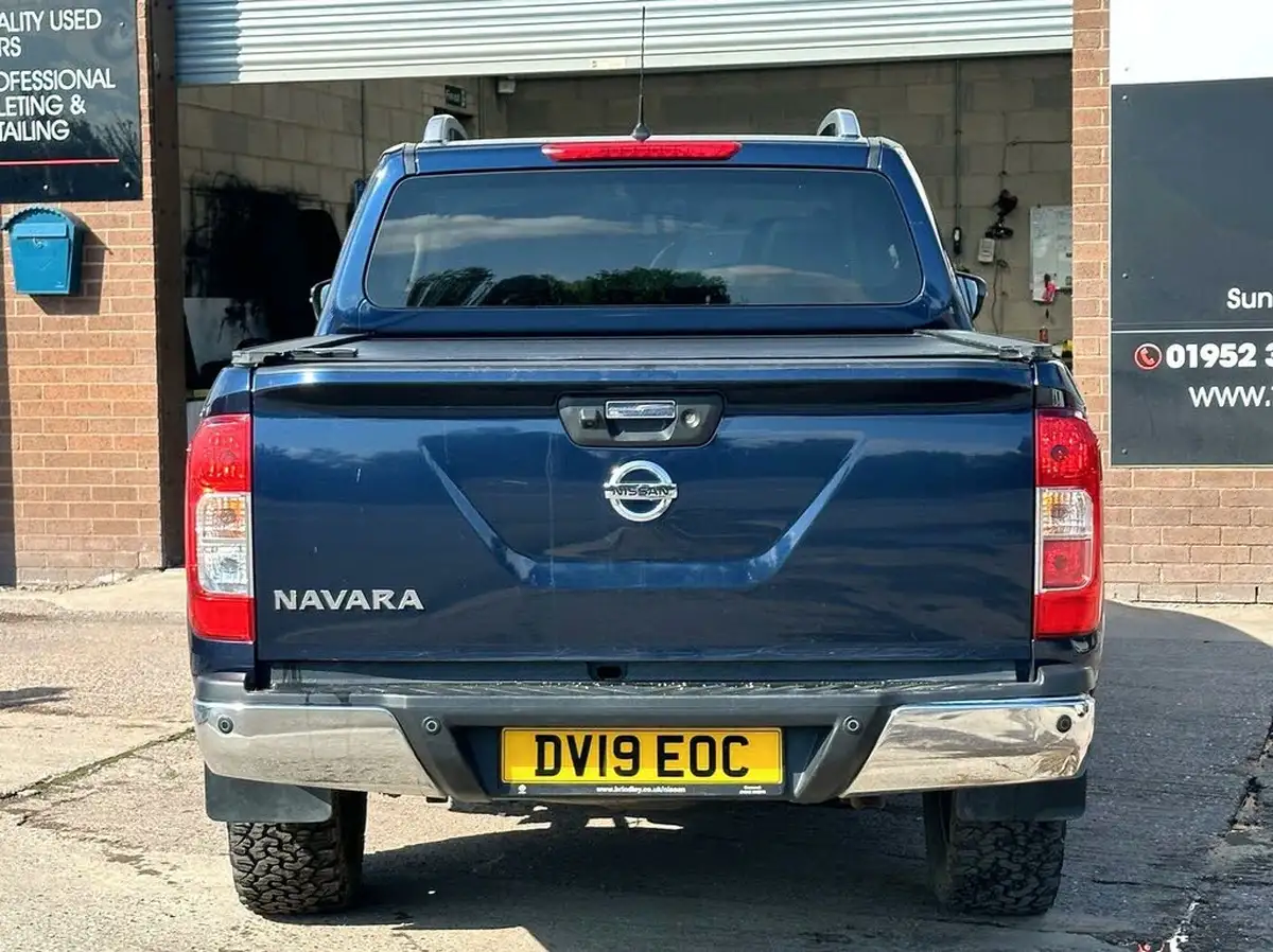 2019-nissan-navara-23dci-tekna-auto-big-14