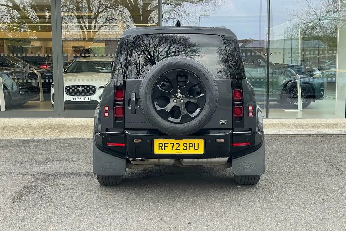 2023-land-rover-110-defender-30-d300-x-dynamic-hse-big-7