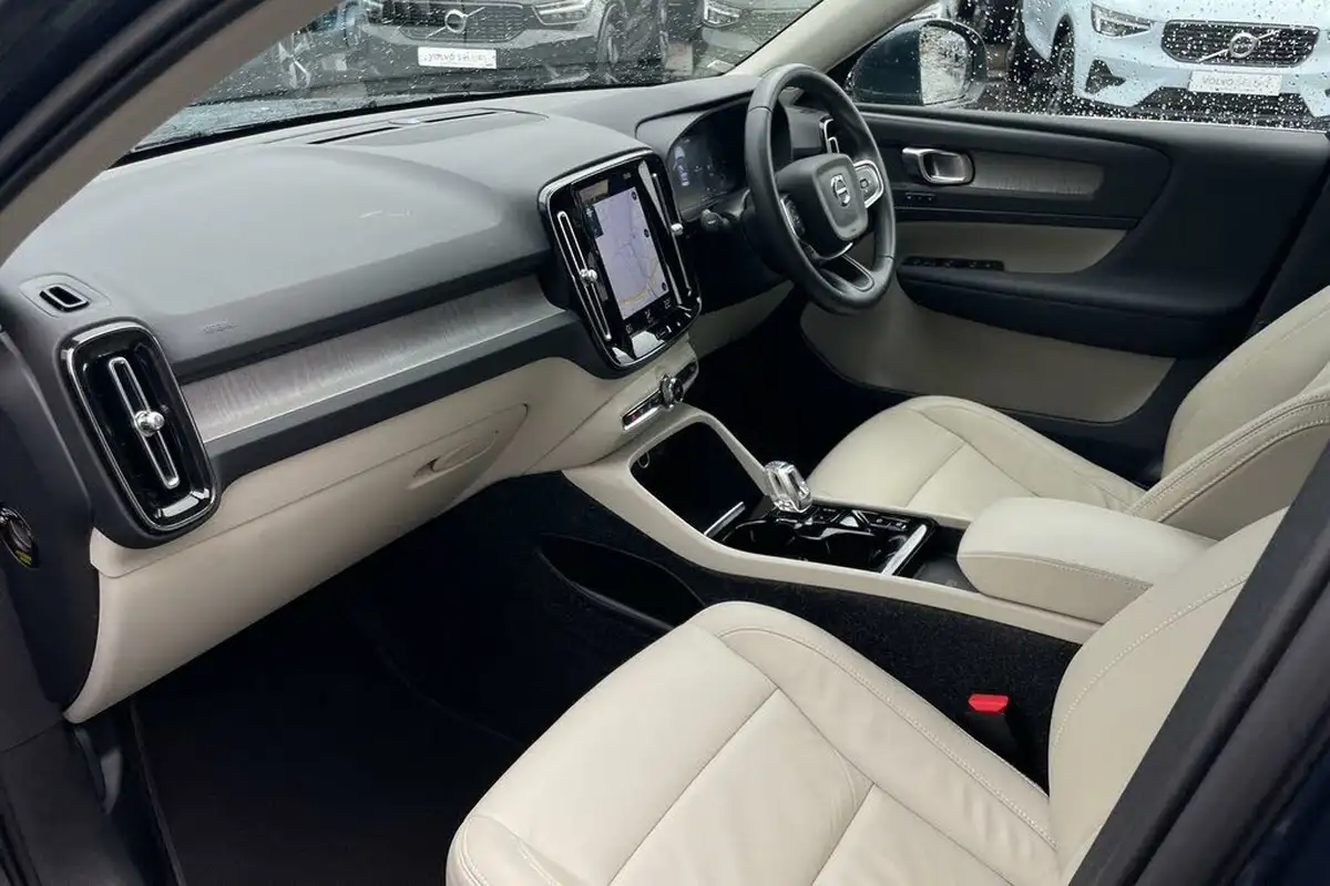 2021-volvo-xc40-15-t4-inscription-208bhp-big-25