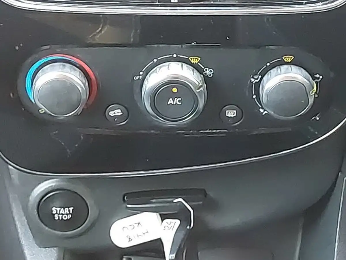 2018-renault-clio-12-dynamique-nav-big-15