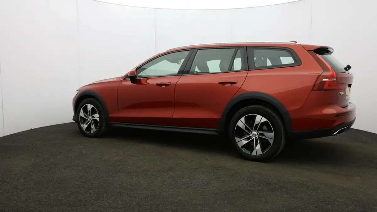 2021-volvo-v60-20td-b4-cross-country-big-61