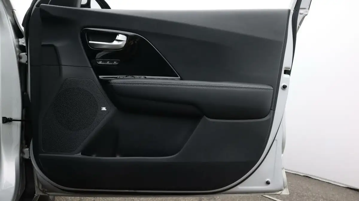 2021-kia-niro-16-gdi-4-132kwh-big-15