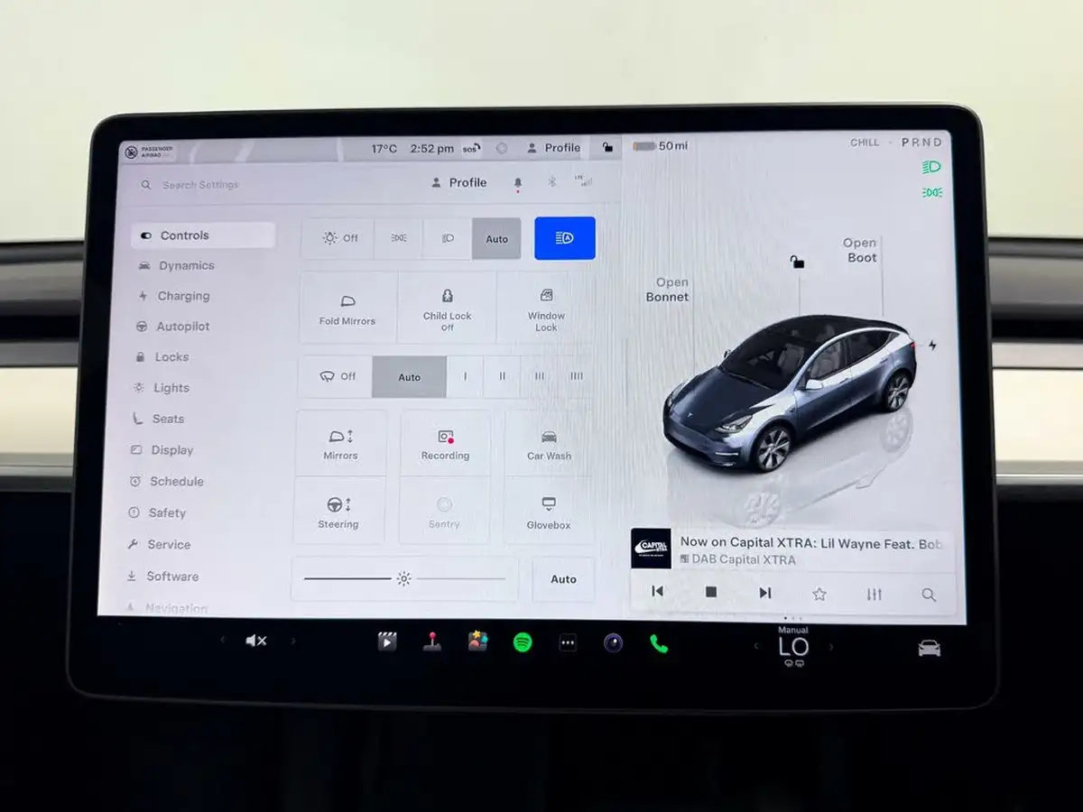 2022-tesla-model-y-e-long-range-big-36