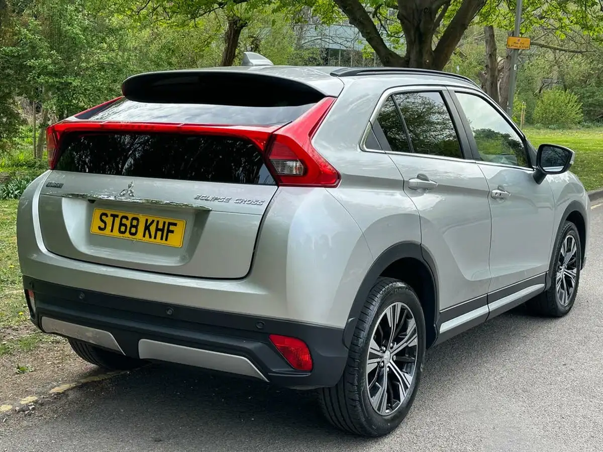 2018-mitsubishi-eclipse-cross-15-3-big-12