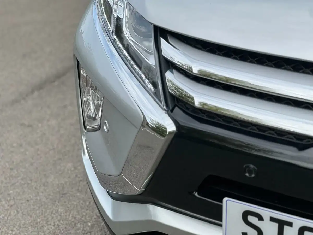 2018-mitsubishi-eclipse-cross-15-3-big-16