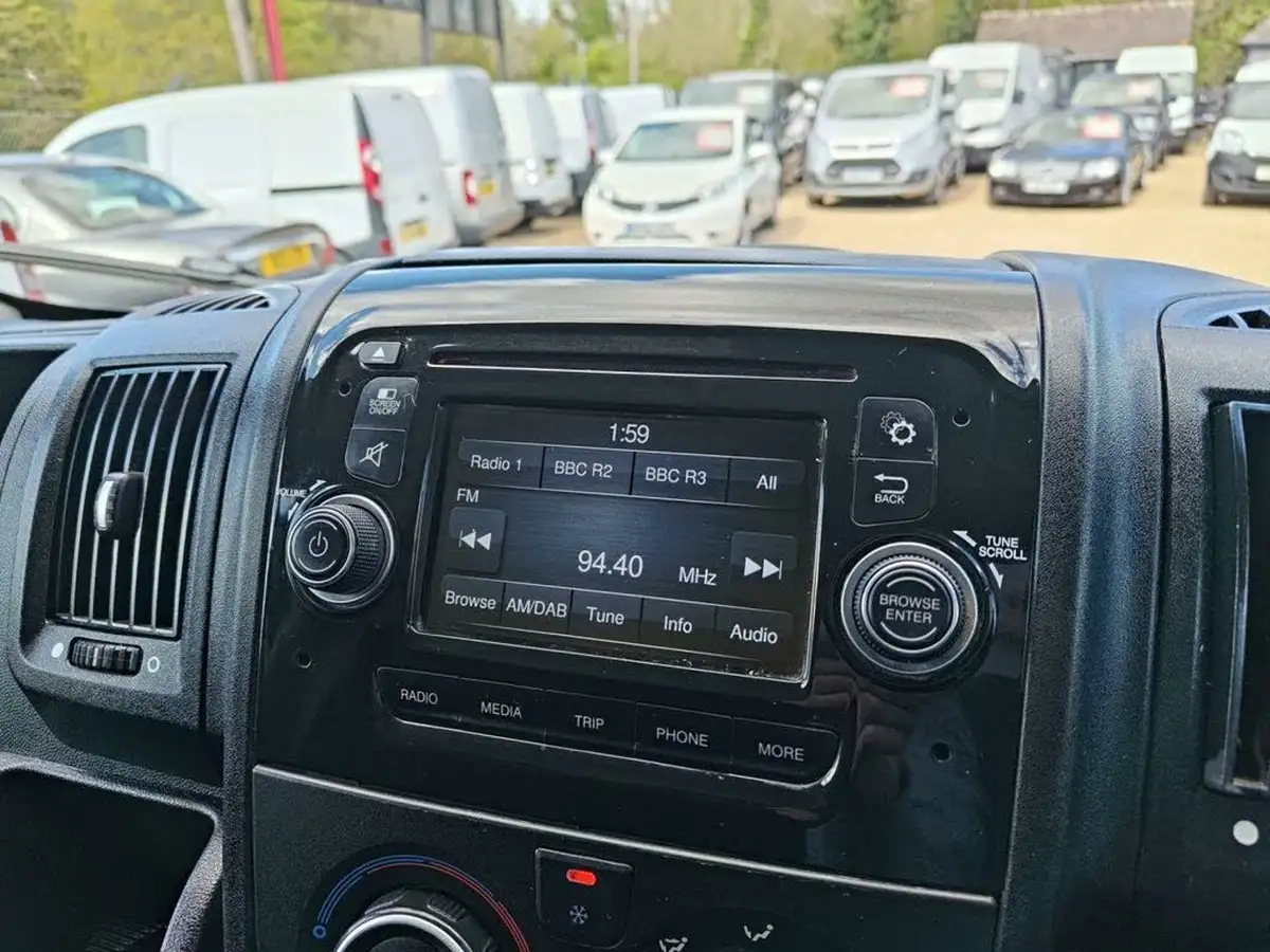 2018-citroen-relay-20bluehdi-35-l3h2-enterprise-130eu6-big-17