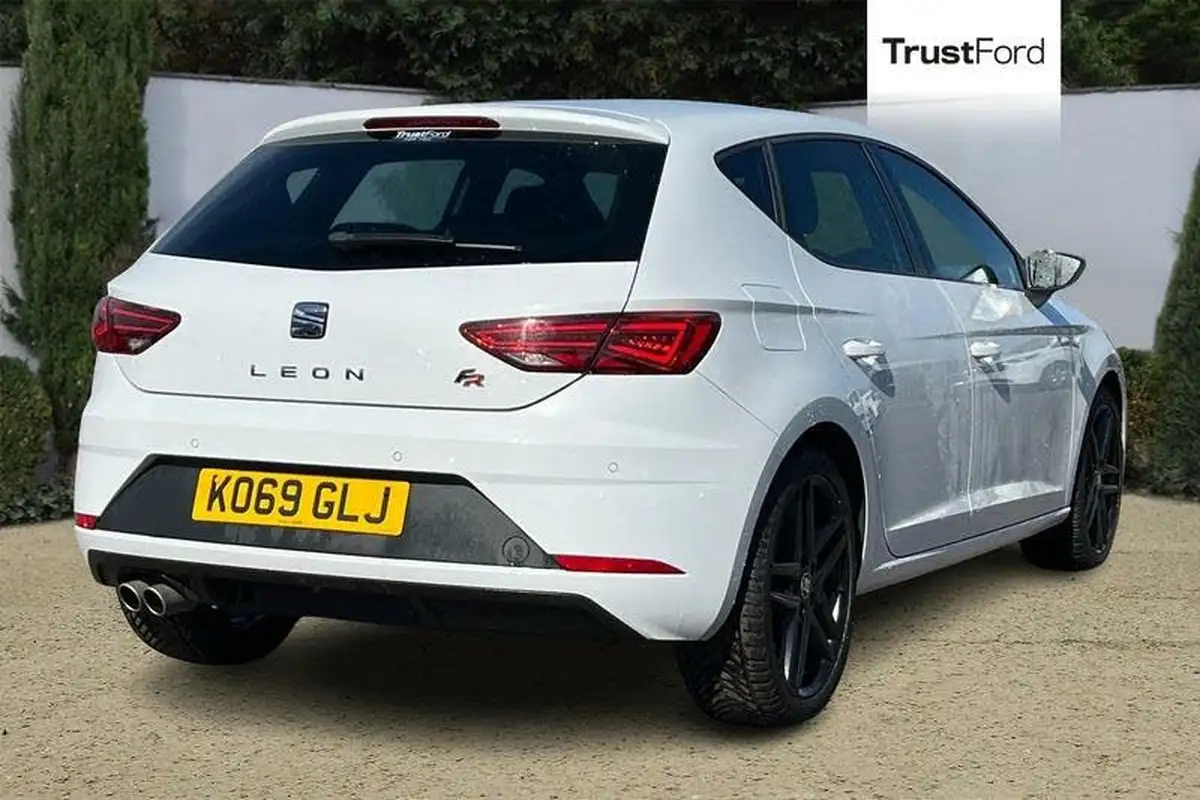 2020-seat-leon-15-tsi-evo-fr-black-edition-130ps-hatchback-big-3