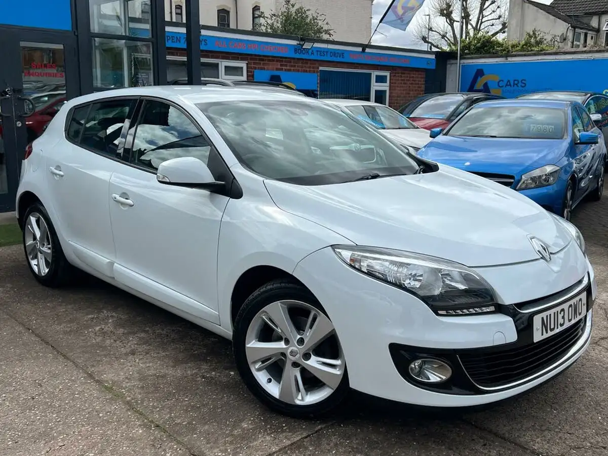 2013-renault-megane-16-dynamique-tom-tom-16v-110bhp-hatchback-5d-big-50