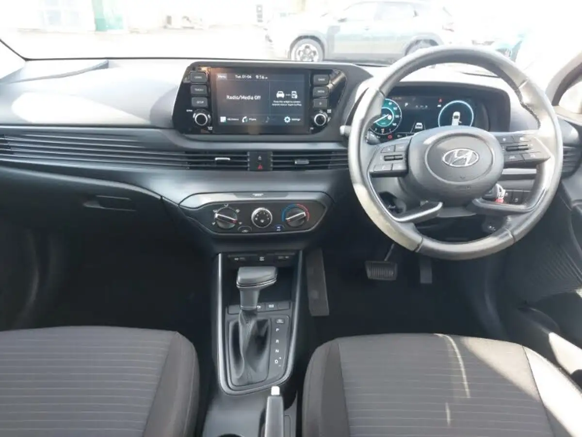 2023-hyundai-i20-10-t-gdi-se-connect-dct-big-2