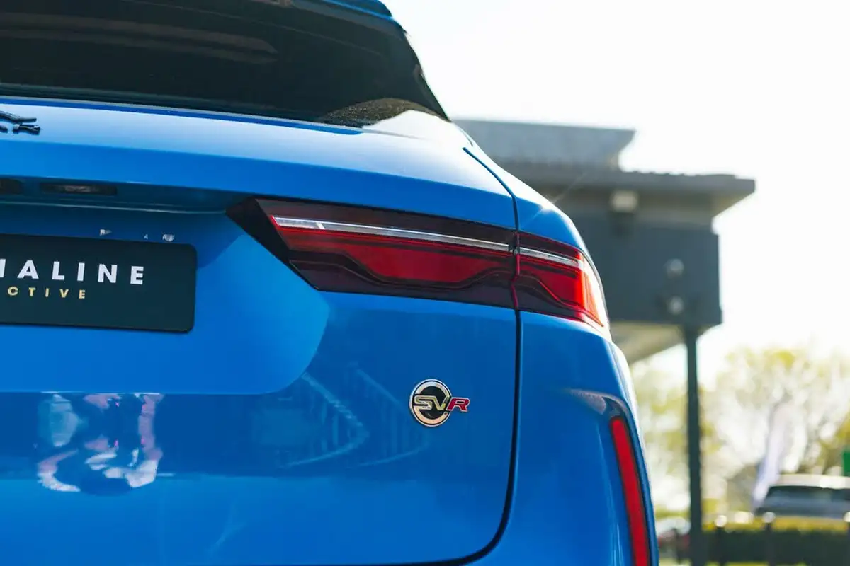 2022-jaguar-f-pace-50-v8-p550-svr-big-8