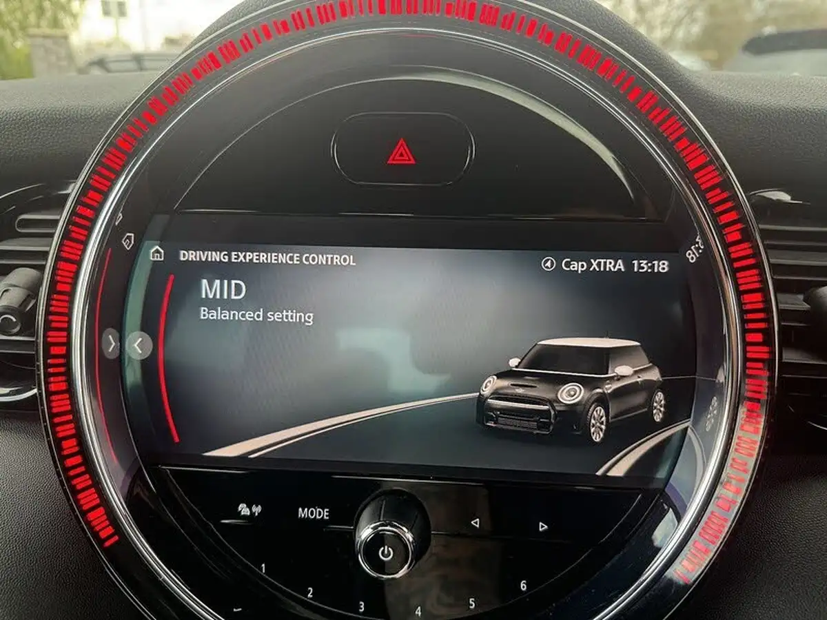 2021-mini-cooper-20-cooper-s-sport-hatchback-3d-big-40