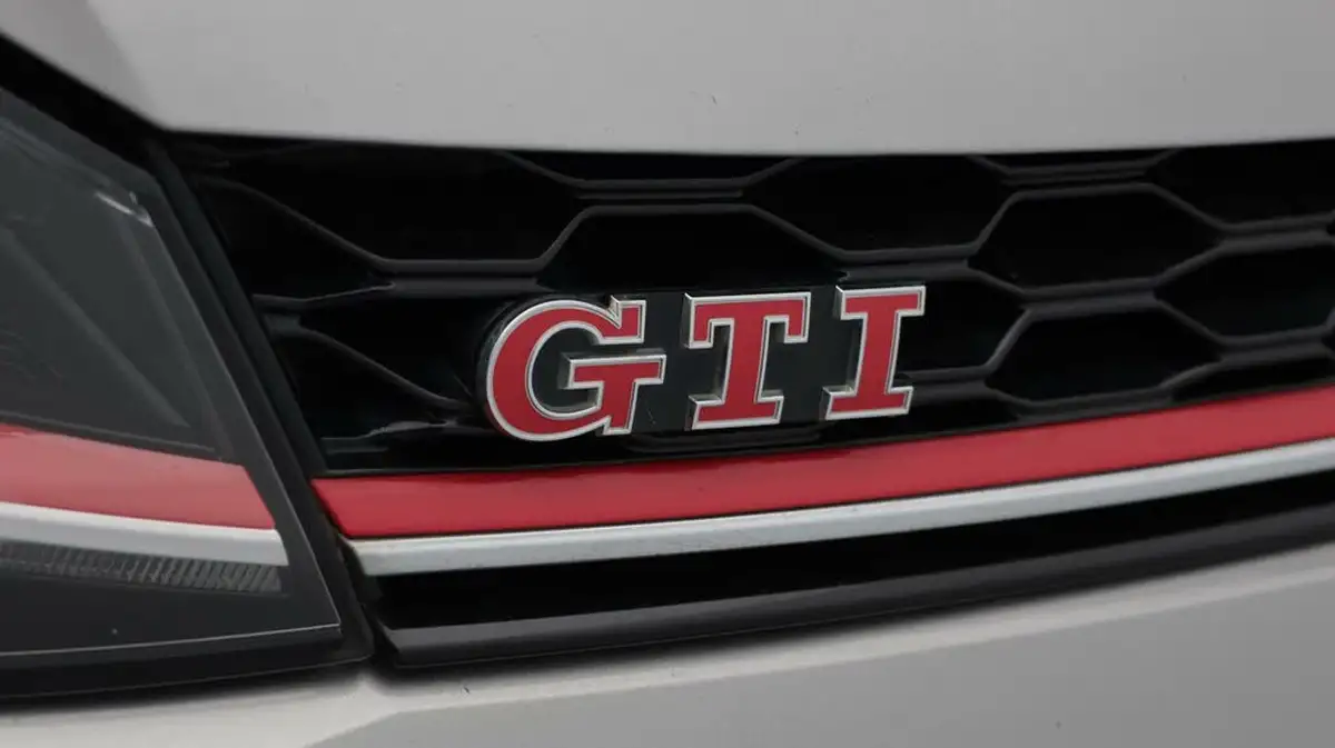 2018-volkswagen-golf-20-tsi-gti-performance-5d-dsg-big-22