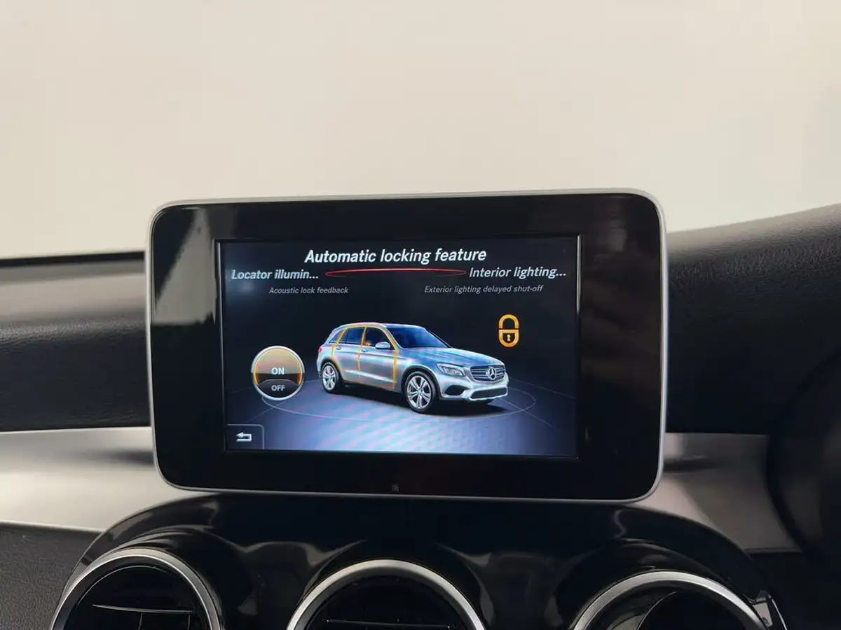 2018-mercedes-benz-glc-class-21d-glc220d-urban-edition-big-60