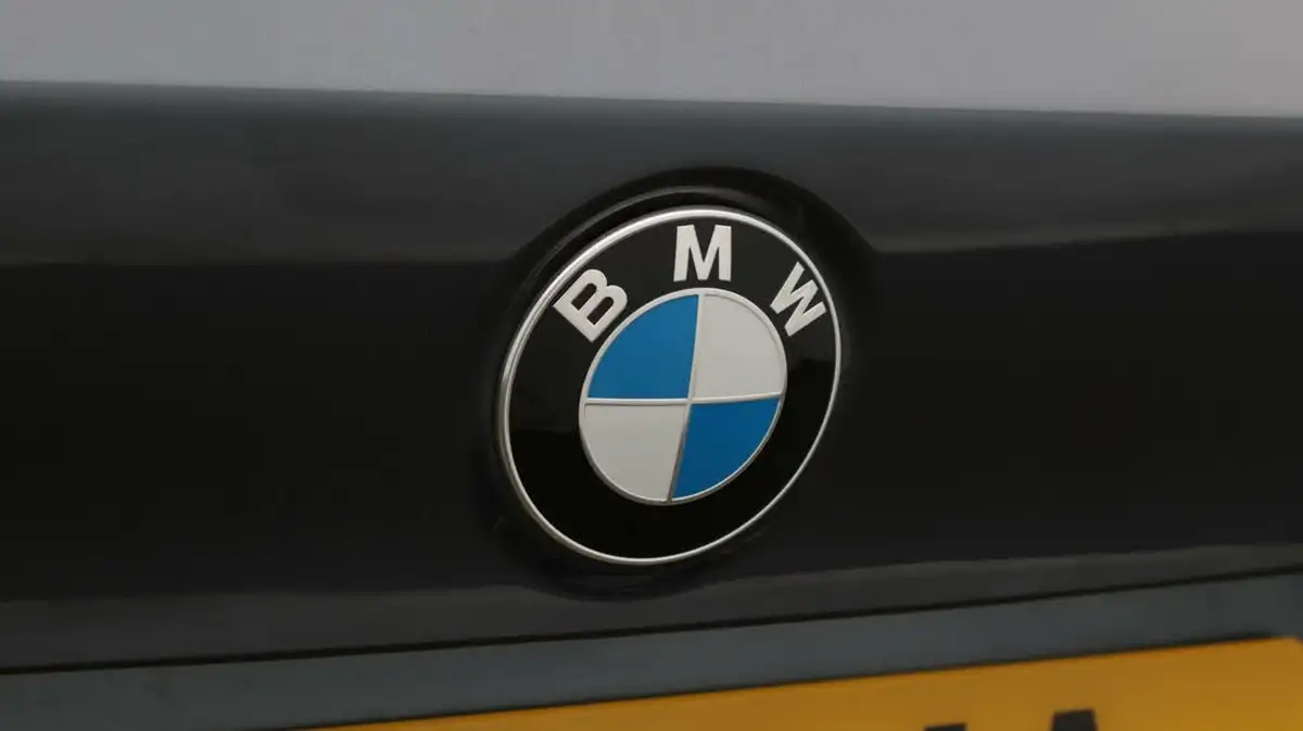 2021-bmw-x1-20-sdrive20i-sport-big-21
