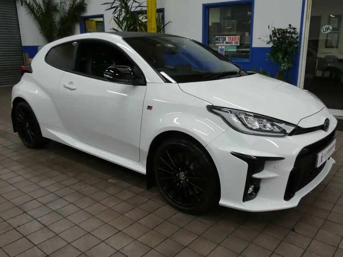 2021-toyota-yaris-16-gr-convenience-pack-big-17