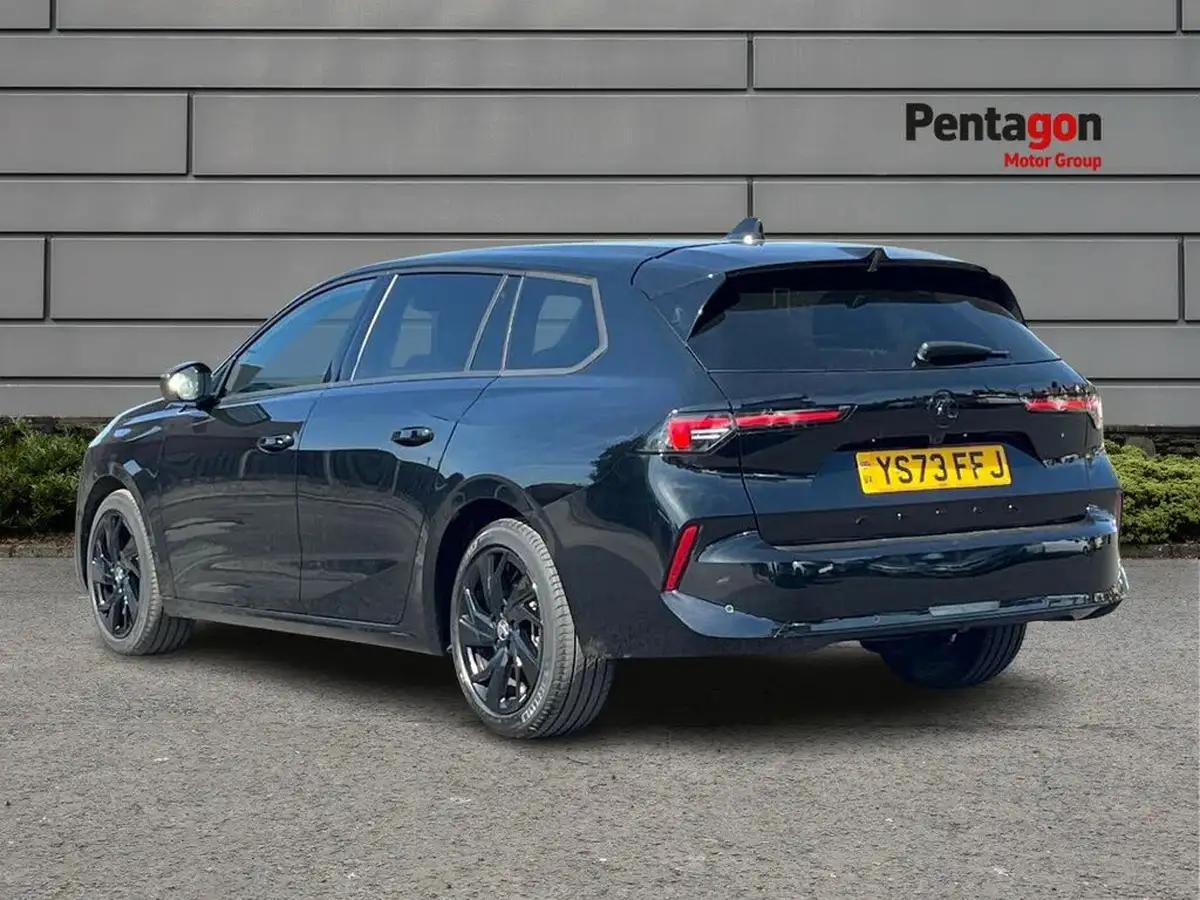 2023-vauxhall-astra-12-turbo-gs-sport-tourer-big-1