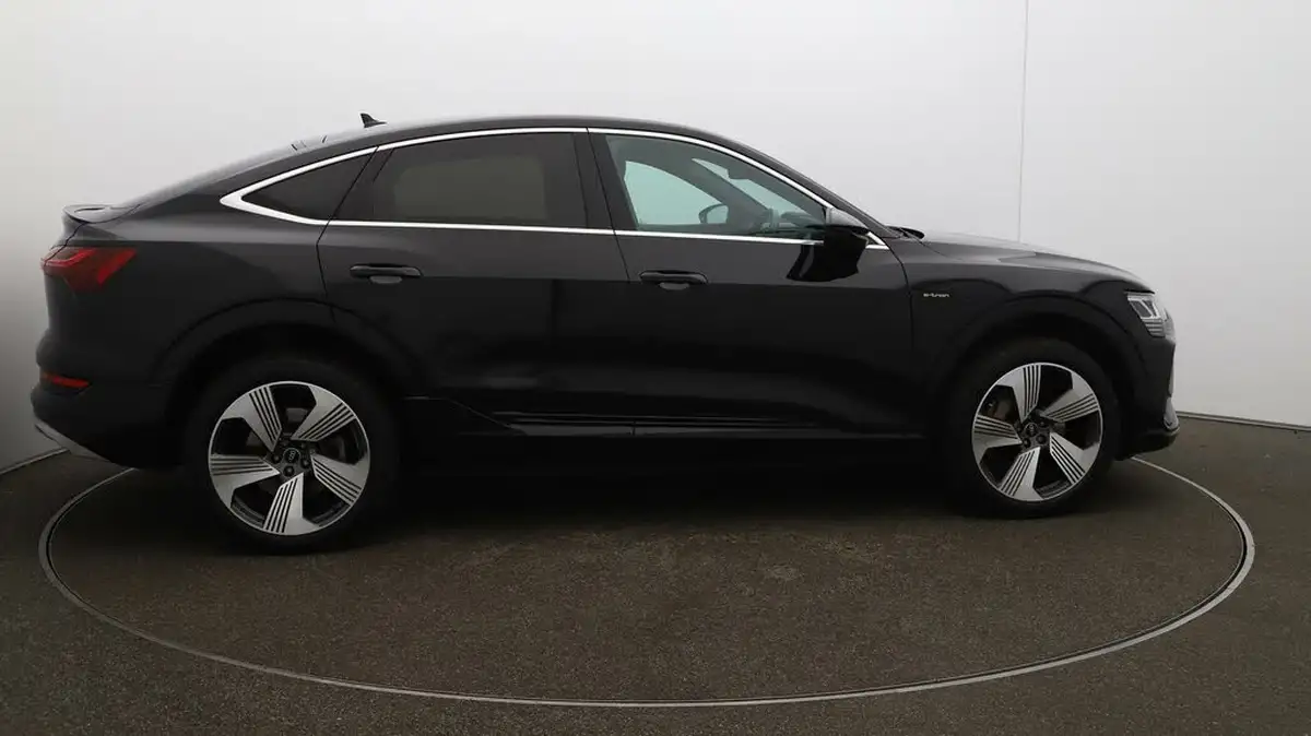 2021-audi-e-tron-55e-s-line-sportback-big-8