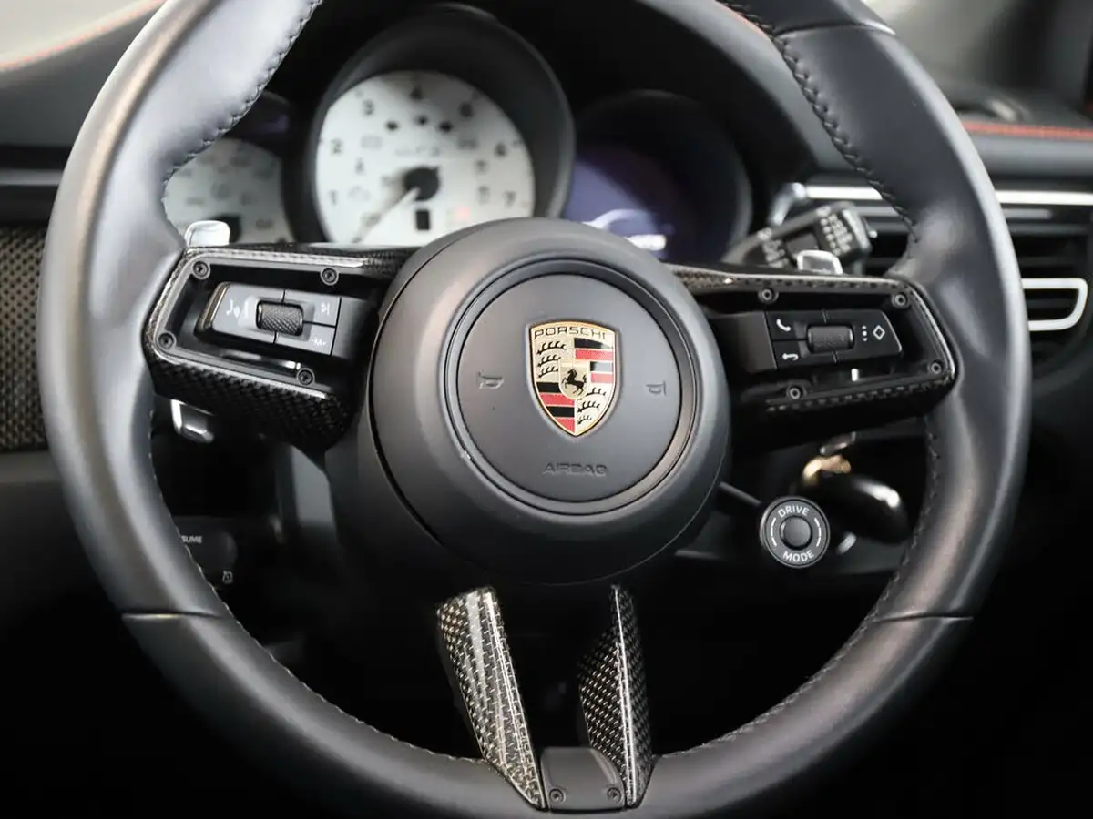 2023-porsche-macan-29-v6-gts-big-41