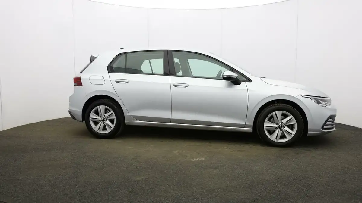 2021-volkswagen-golf-10-etsi-life-hatchback-big-42