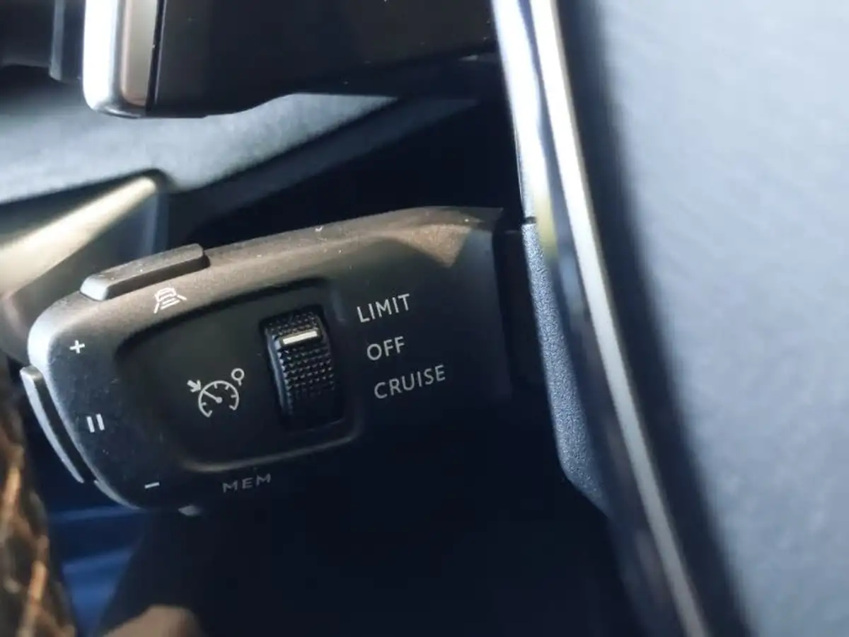 2022-peugeot-5008-suv-15-bluehdi-gt-eat8-big-14