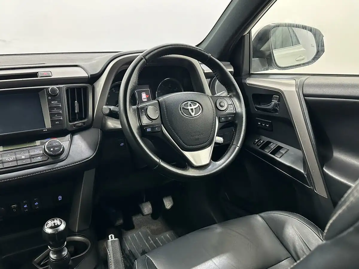 2018-toyota-rav4-20d-4d-excel-tss-navi-big-9