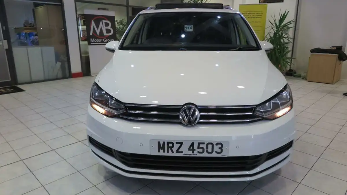 2017-volkswagen-touran-12-tsi-se-big-18