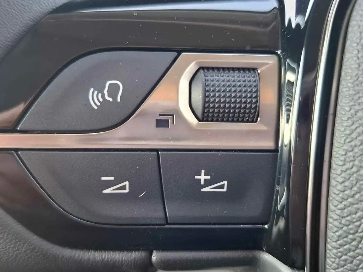 2023-peugeot-208-e-active-premium-136bhp-big-25