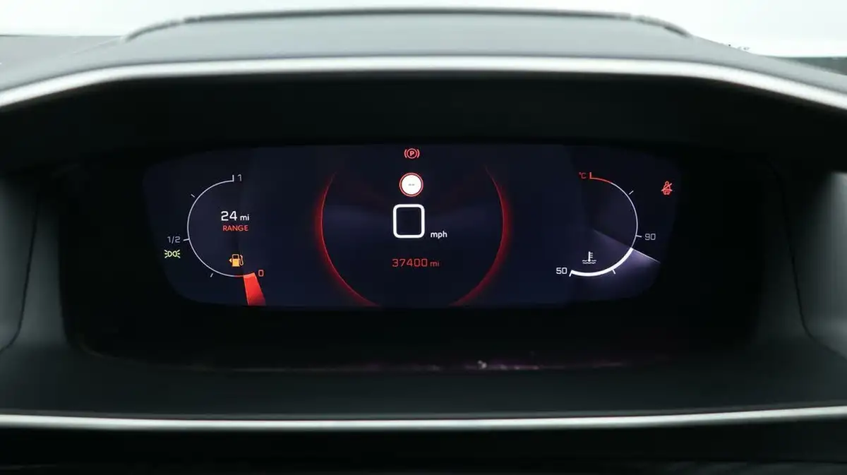 2022-peugeot-2008-suv-12-puretech-gt-big-10