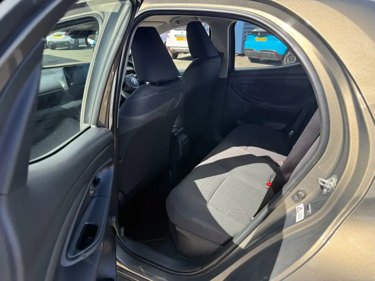 2022-toyota-yaris-15-vvt-i-icon-big-27