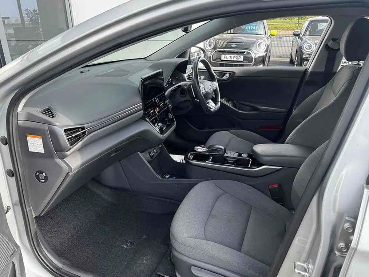 2020-hyundai-kona-e-premium-136ps-39kwh-big-22