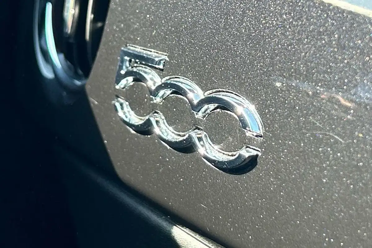 2021-fiat-500-10-lounge-big-11