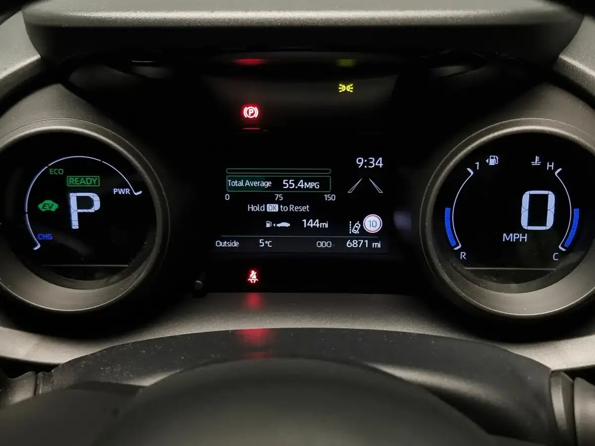 2022-toyota-yaris-15-vvt-i-design-big-18