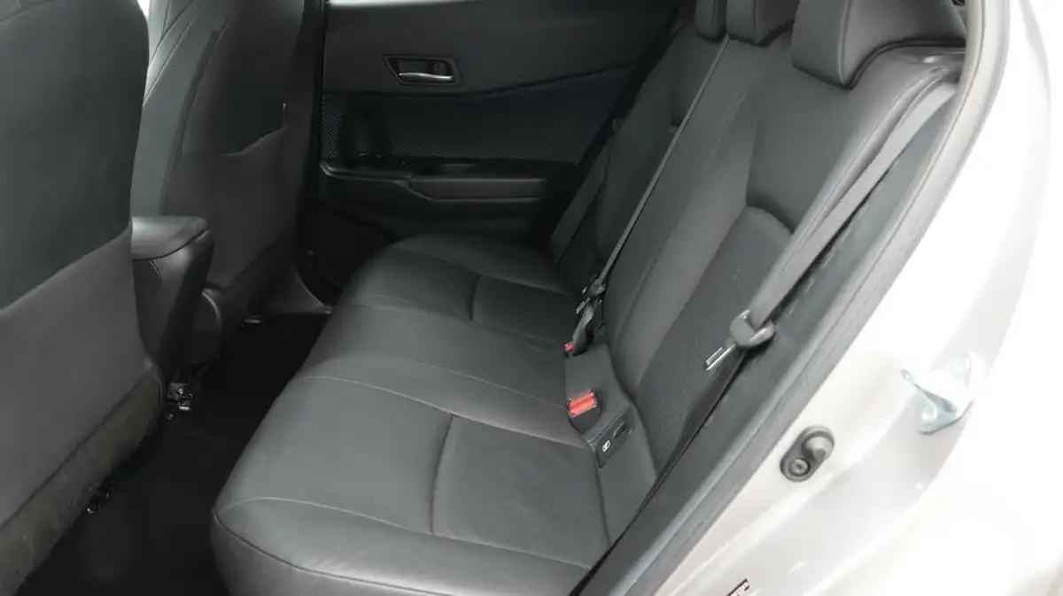 2019-toyota-c-hr-18-vvt-i-dynamic-big-15