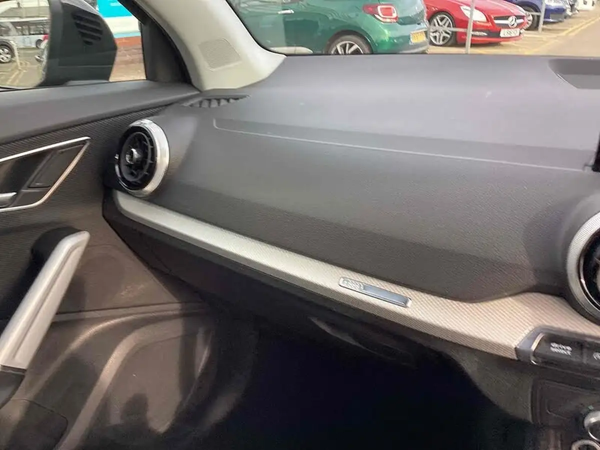 2021-audi-q2-10-30-tfsi-sport-big-16