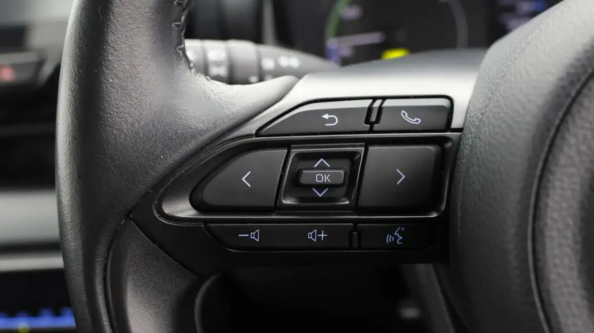 2022-toyota-yaris-15-vvt-i-icon-big-20